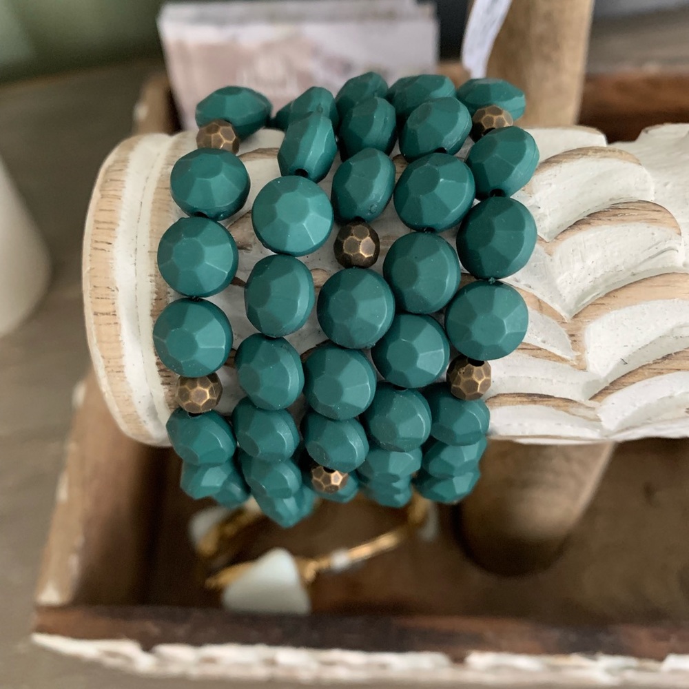 Teal/green beaded bracelet